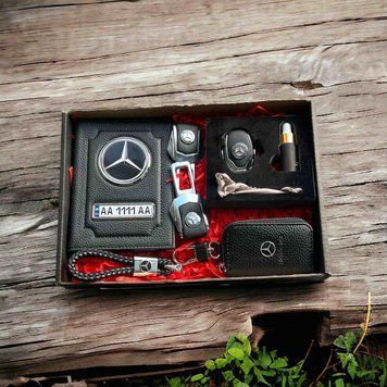 Подарочный набор авто аксесуаров PREMIUM с логотипом MERCEDES
