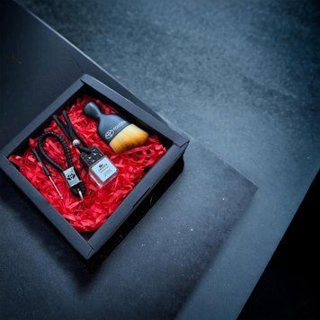 Подарунковий набір TOYOTA Шкіряний брелок + автопарфюм + щітка для чистки салон