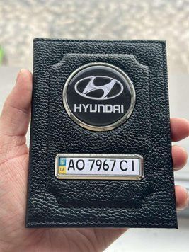 Шкіряна обкладинка для автодокументів із логотипом HYUNDAI і держ. номером авто ребриста шкіра з чорною ниткою