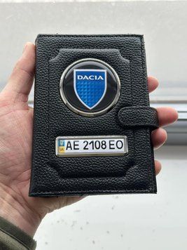Портмоне для автодокументов и денег Кожаная обложка с логотипом DACIA и гос. номером авто
