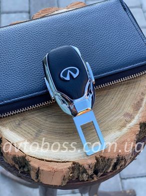 Заглушка перехідник ременя безпеки з логотипом INFINITI
