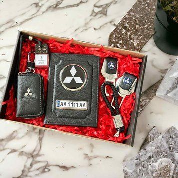 Подарочный набор аксесуаров DELUXE с логотипом MITSUBISHI