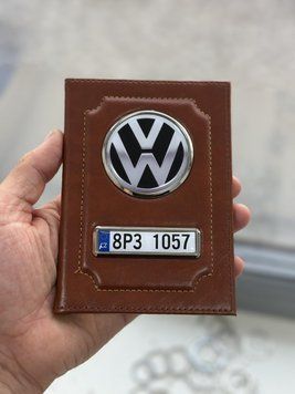 Шкіряна обкладинка для автодокументів з логотипом VOLKSWAGEN і держ. номером авто