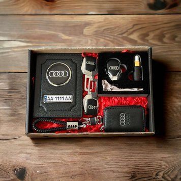Подарунковий набір авто аксесуарів PREMIUM з логотипом AUDI