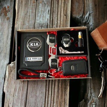 Подарунковий набір авто аксесуарів PREMIUM з логотипом KIA