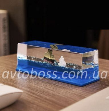 Непотоплюваний кораблик Титанік у колбі Іграшка на панель авто Круїзний лайнер