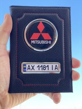 Шкіряна обкладинка для автодокументів із логотипом MITSUBISHI та гость. номером авто ребриста шкіра з червоною ниткою
